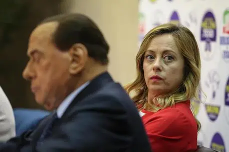 西尔维奥·贝卢斯科尼 (Silvio Berlusconi) 和乔治亚·梅洛尼 (Giorgia Meloni) (Ansa)