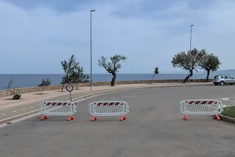 Lungomare Porto Torres, una delle zone off limits (foto Pala)