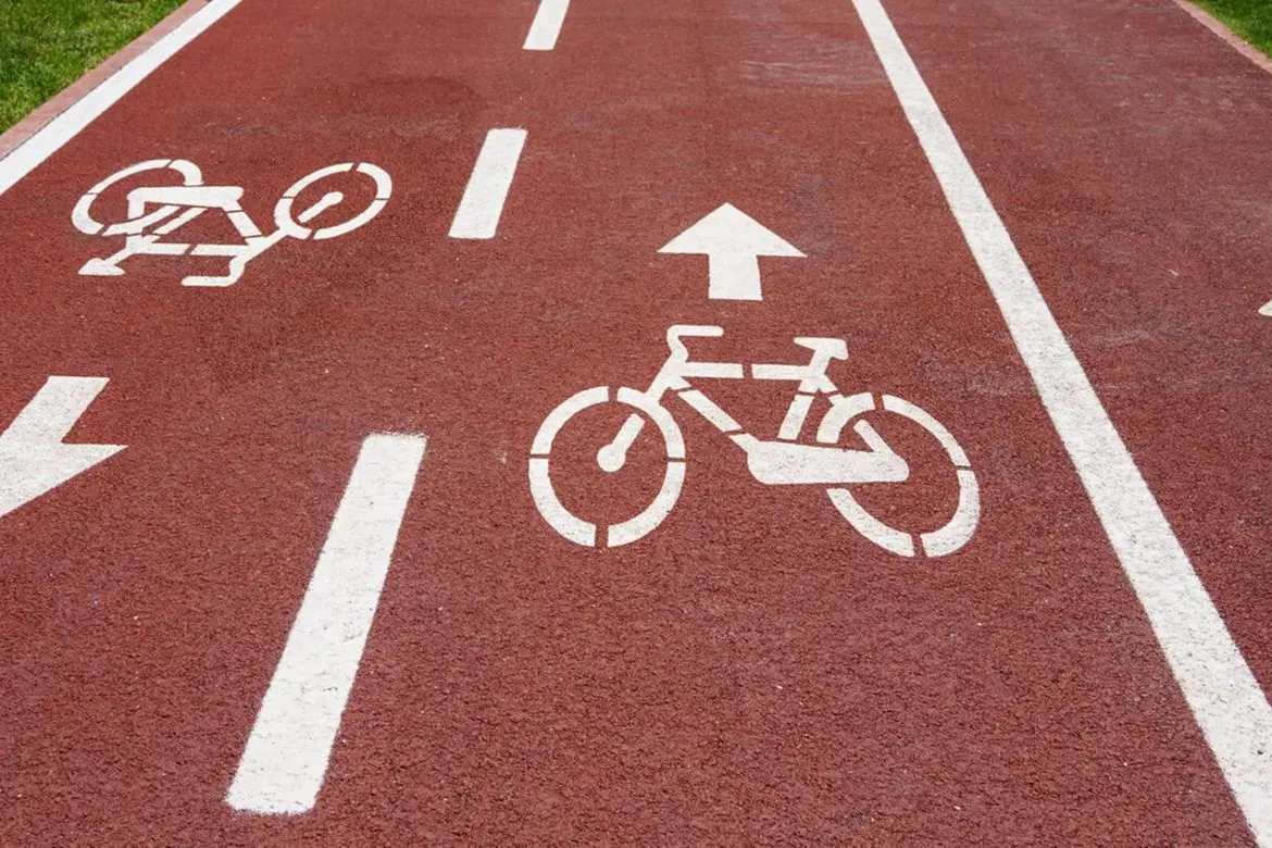 Una pista ciclabile