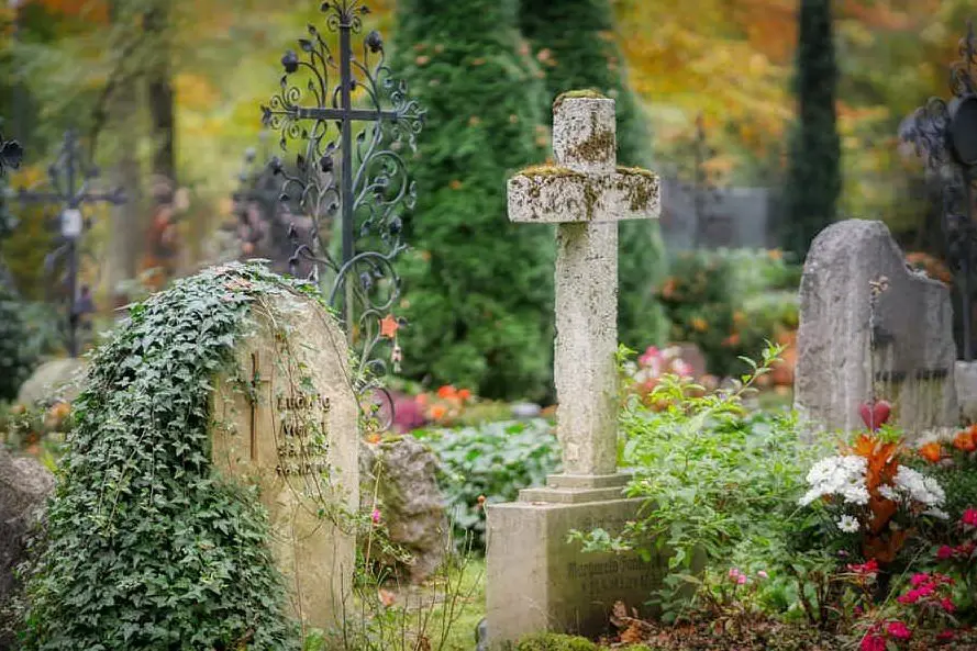 Un cimitero (foto Pixabay)