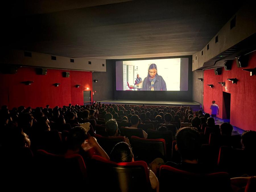 L’Othoca al Cinema: oltre 600 studenti alla proiezione di “Domani interrogo”