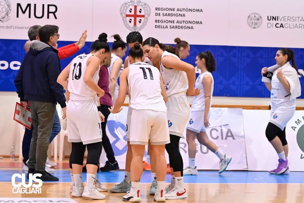 Un timeout del Cus Cagliari (foto Chiaramida)