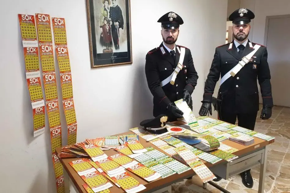 I tagliandi rubati (Foto Carabinieri)