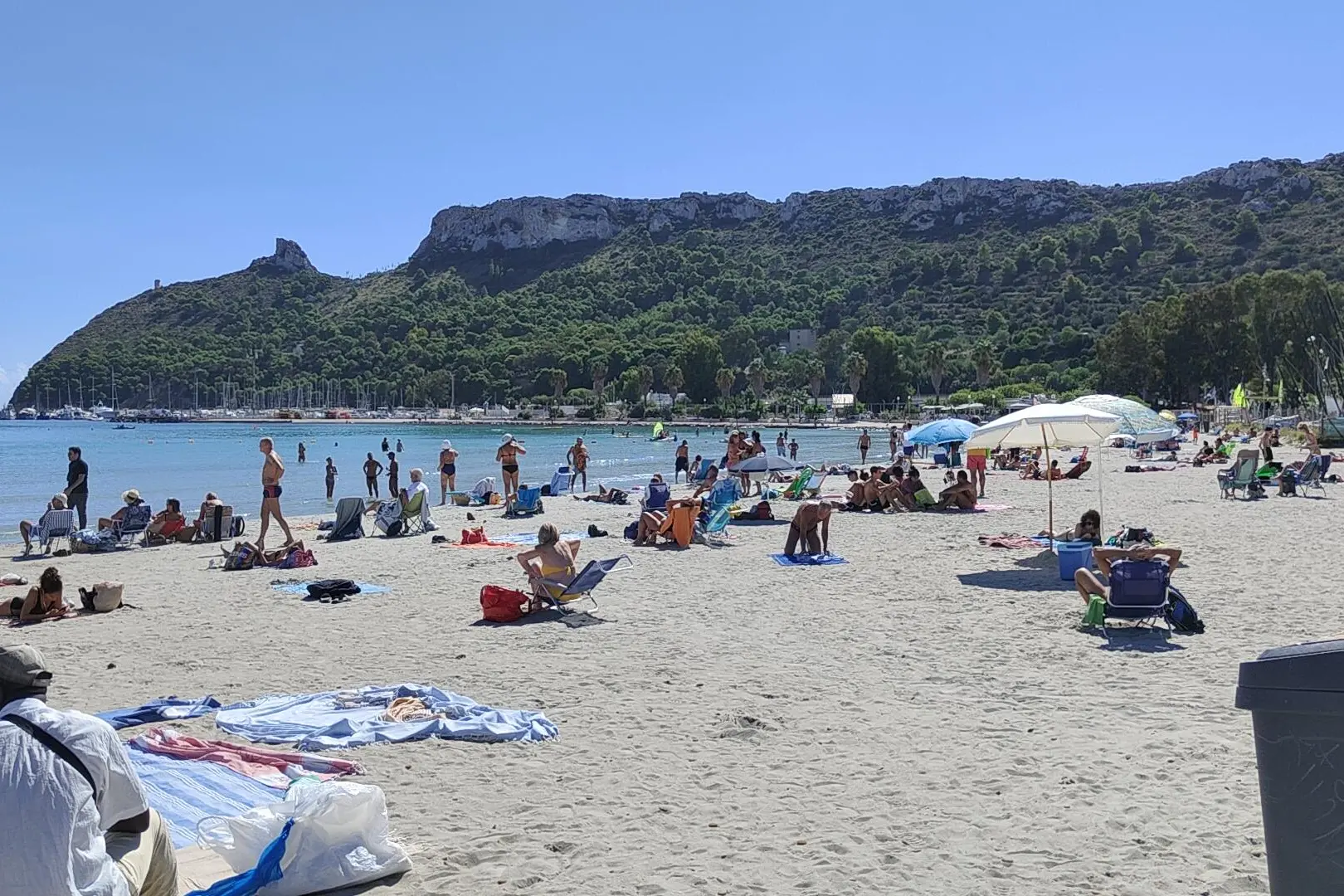 Sole e caldo in Sardegna, attese temperature estive con picchi fino a 30 gradi (archivio L'Unione Sarda)