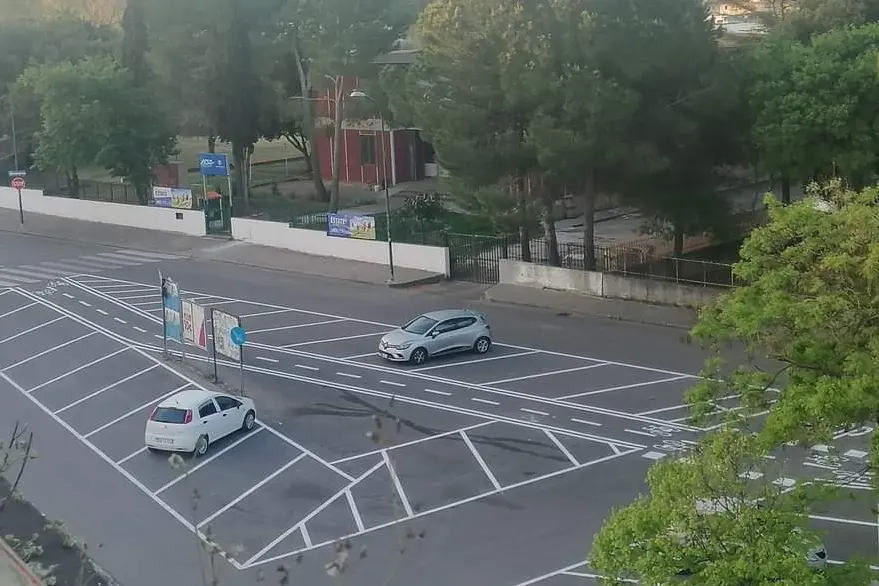 I nuovi parcheggi di via Cedrino (foto Tellini)