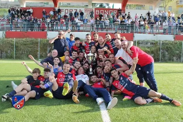 L’Usinese festeggia la vittoria della scorsa Supercoppa Regionale (foto Usinese)