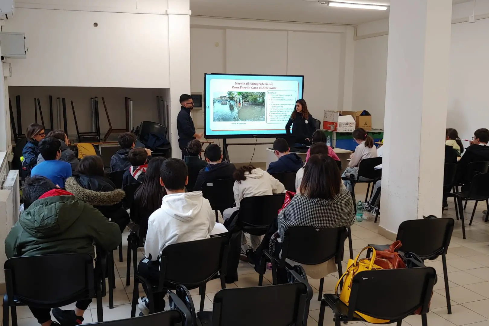 Volontari del servizio civile in classe