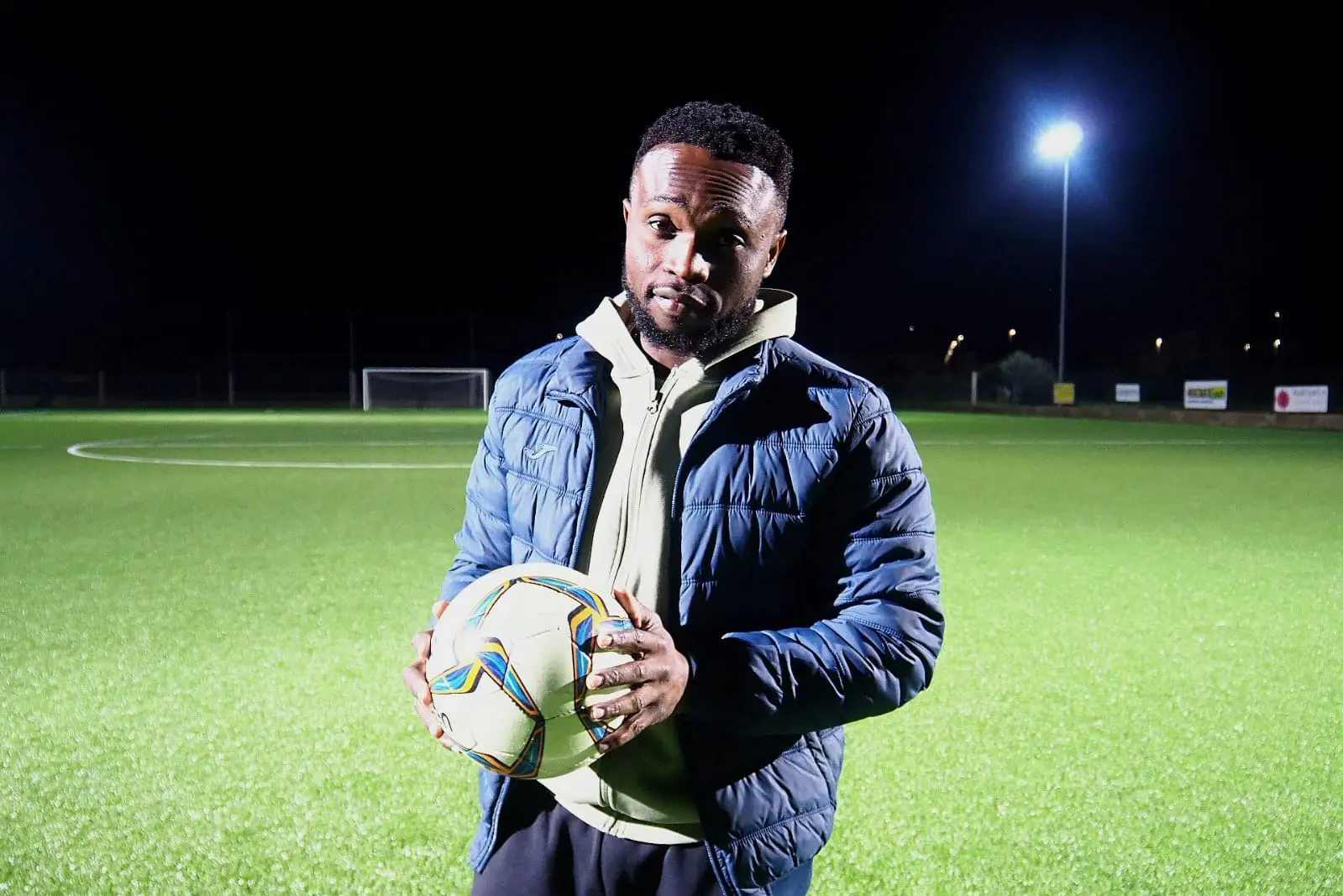 Emmanuel Aifeshei, fuggito dalla Nigeria oggi è un giocatore del Silì calcio e lavora come operatore socio sanitario