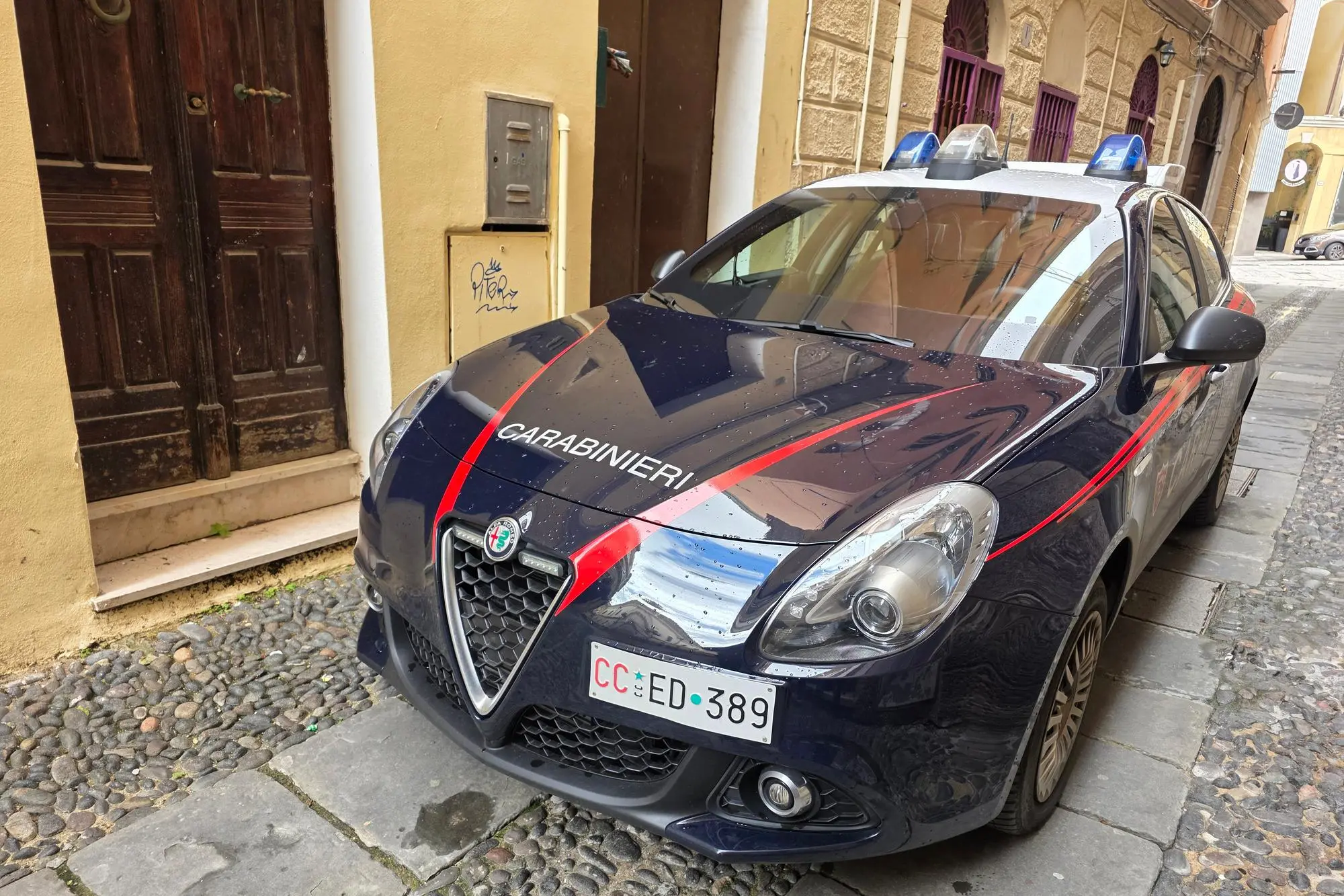 I carabinieri in vico Bertolinis a Sassari