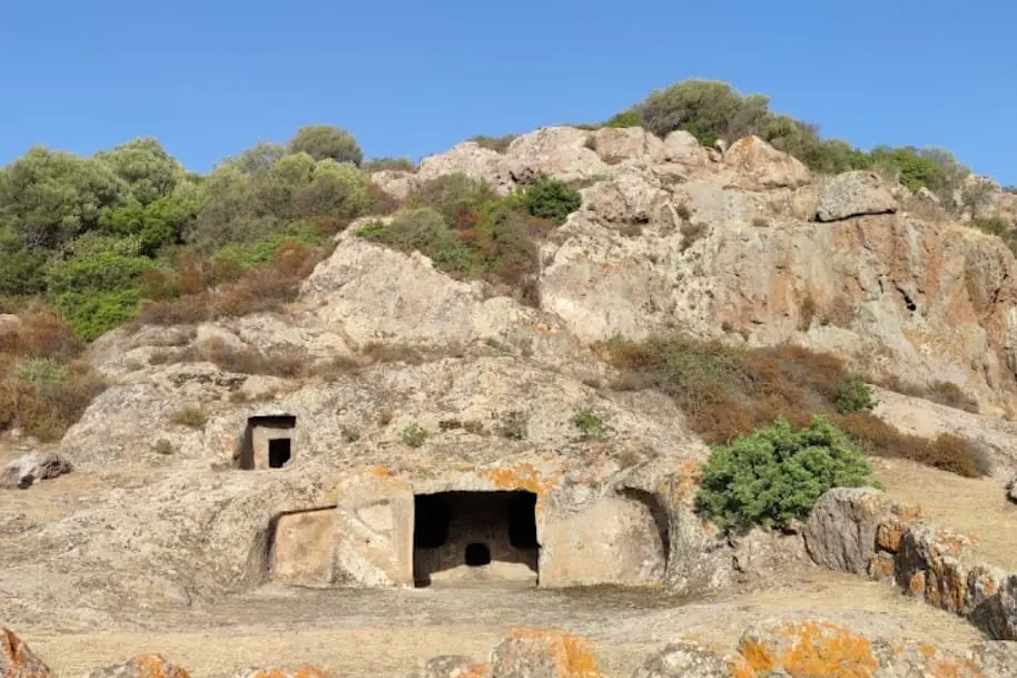 La Domus de Janas di Montessu (foto Tellini)