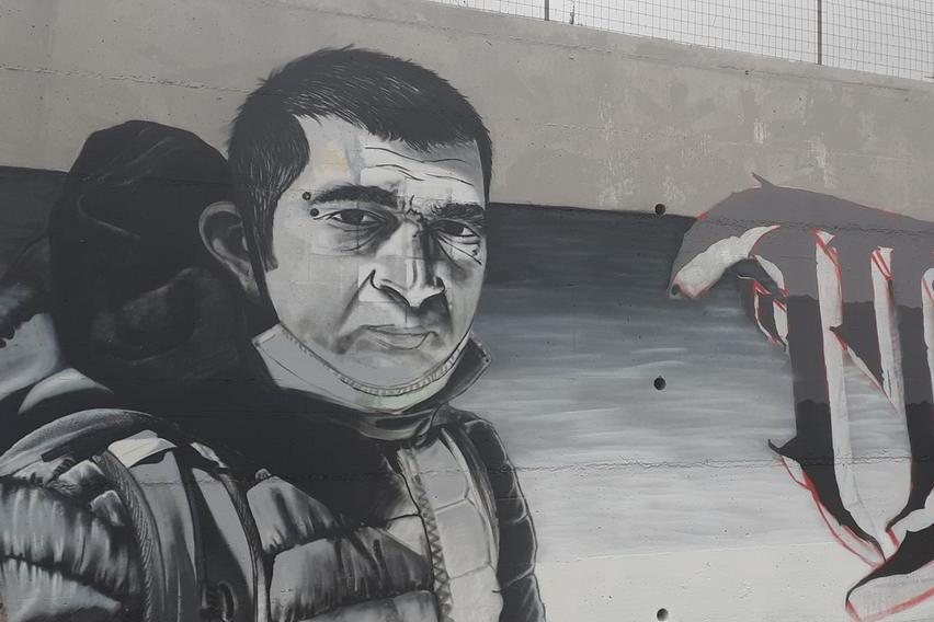 Porto Torres, spunta un murales in onore di Mario Sedda
