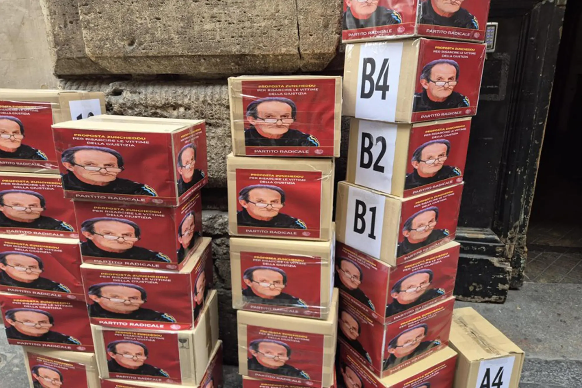 A Cagliari sono state depositate oltre 50mila per la proposta di legge Zuncheddu sul risarcimento per le vittime di giustizia (Ansa)