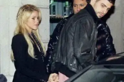 Shakira e Piquè mano nella mano