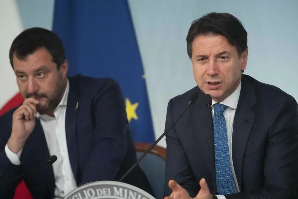 Giuseppe Conte e Matteo Salvini (Ansa)