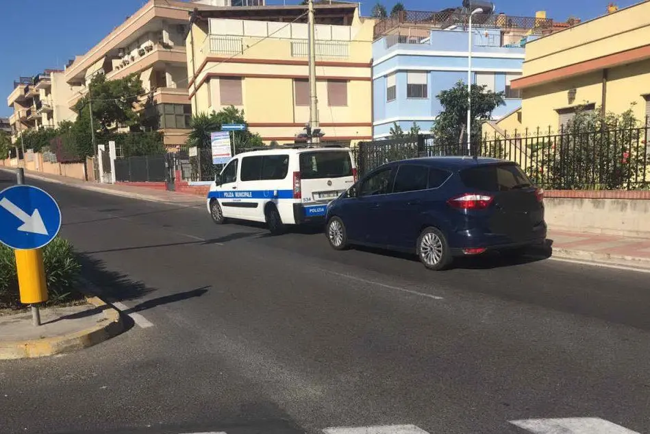 La polizia municipale sul luogo dell'incidente