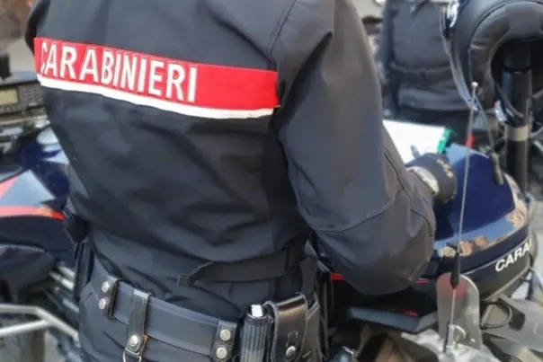 L'aggressore è stato arrestato dai carabinieri in moto