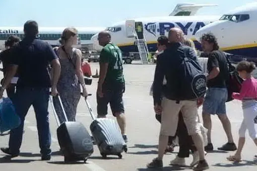 Turisti in arrivo a Cagliari