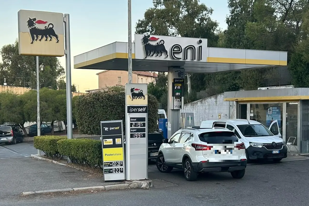 Die Eni-Tankstelle in der Via Cagliari in Carbonia (Foto: Fabio Murru)