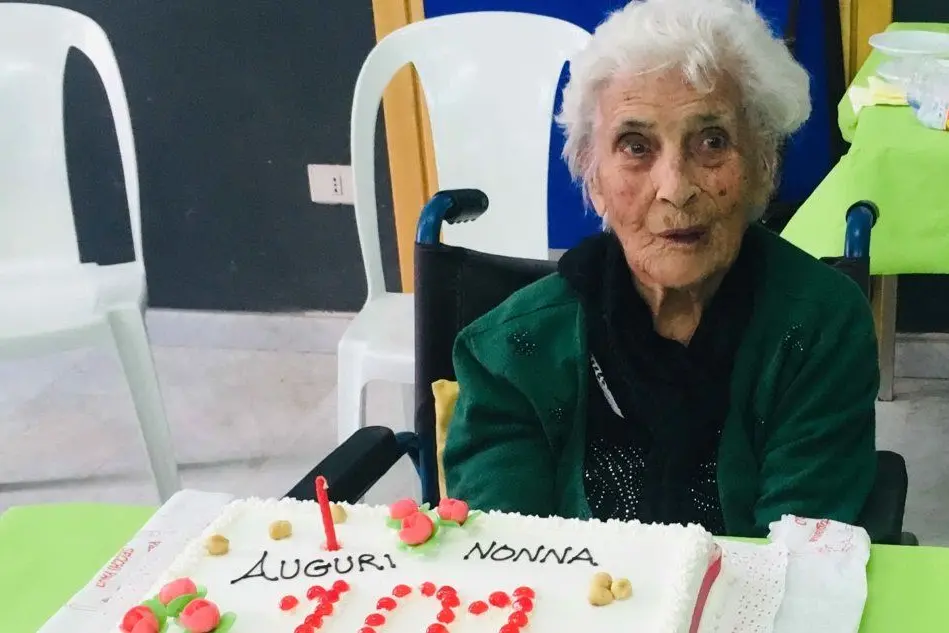 Nonna Elvira Serrau (foto L'Unione Sarda - Scano)