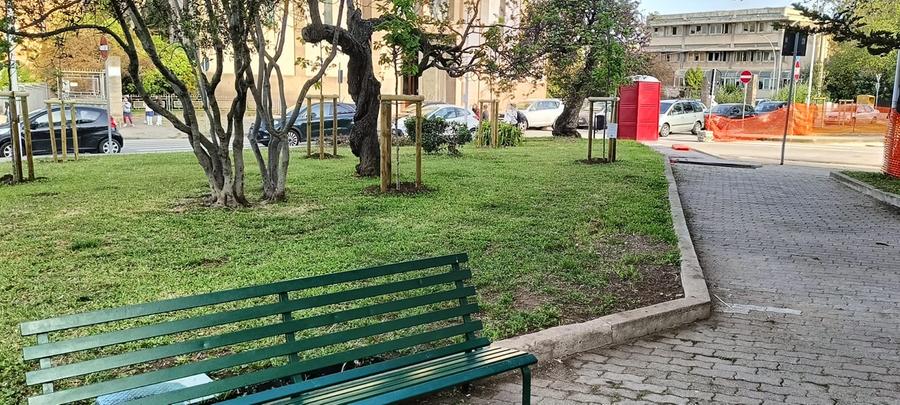Sassari, atti vandalici contro il cantiere del Comune nel parco della chiesa del Sacro Cuore: scatta la denuncia