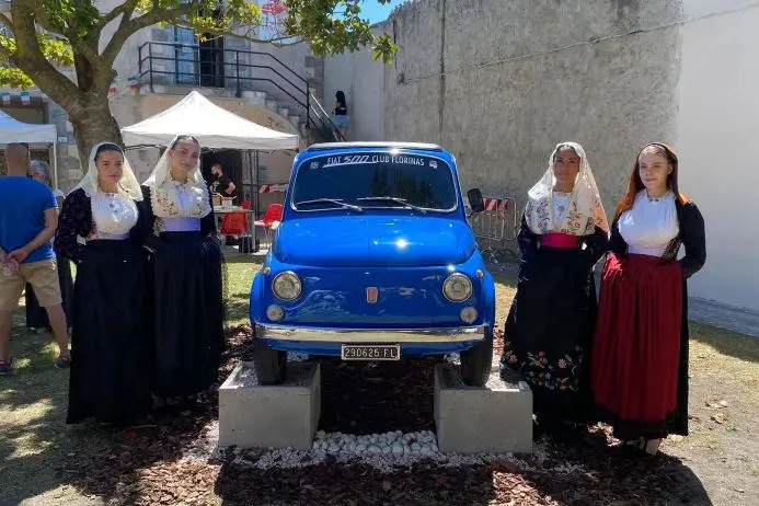 Il monumento della Fiat 500- Florinas (foto concessa)