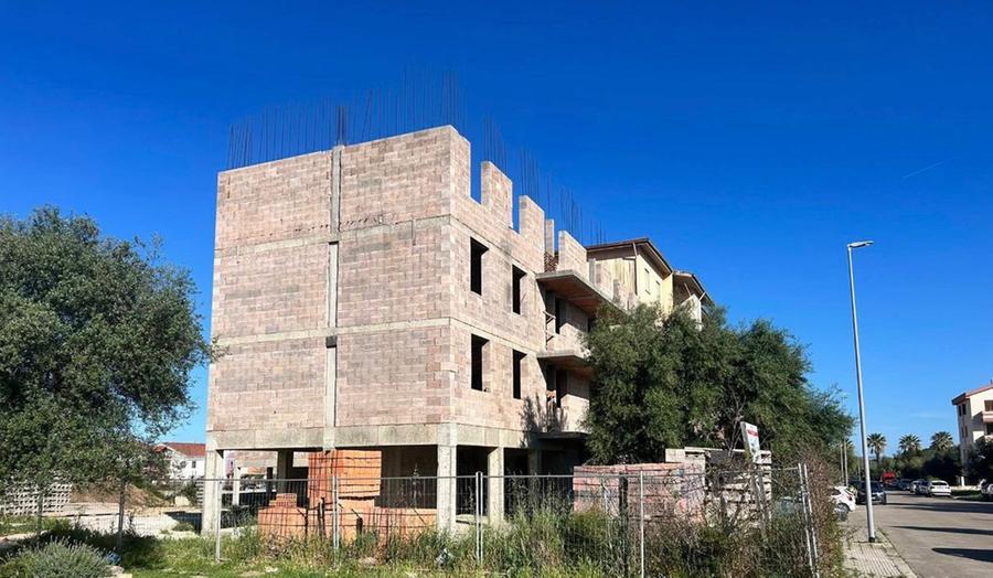 Alloggi popolari Caragol, il cantiere è fermo