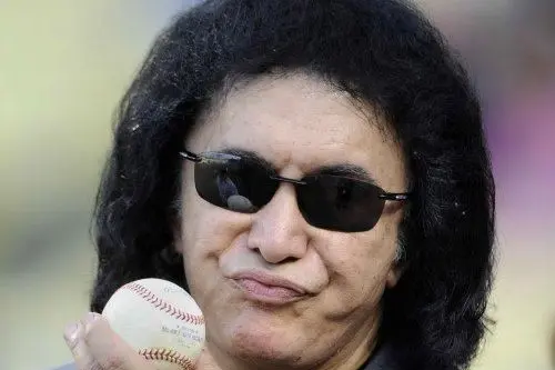Gene Simmons si prepara al lancio