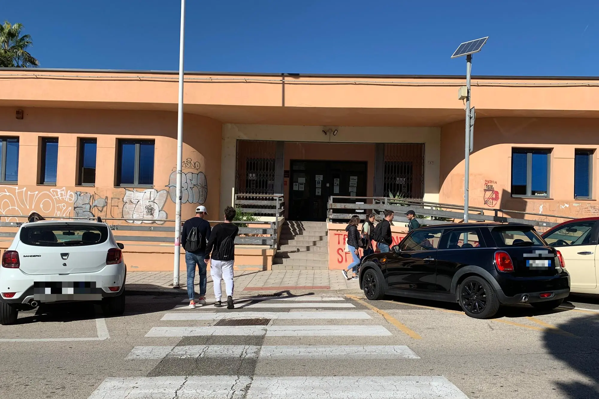 La biblioteca del polo giuridico economico dell'Università di Cagliari (foto Artizzu)