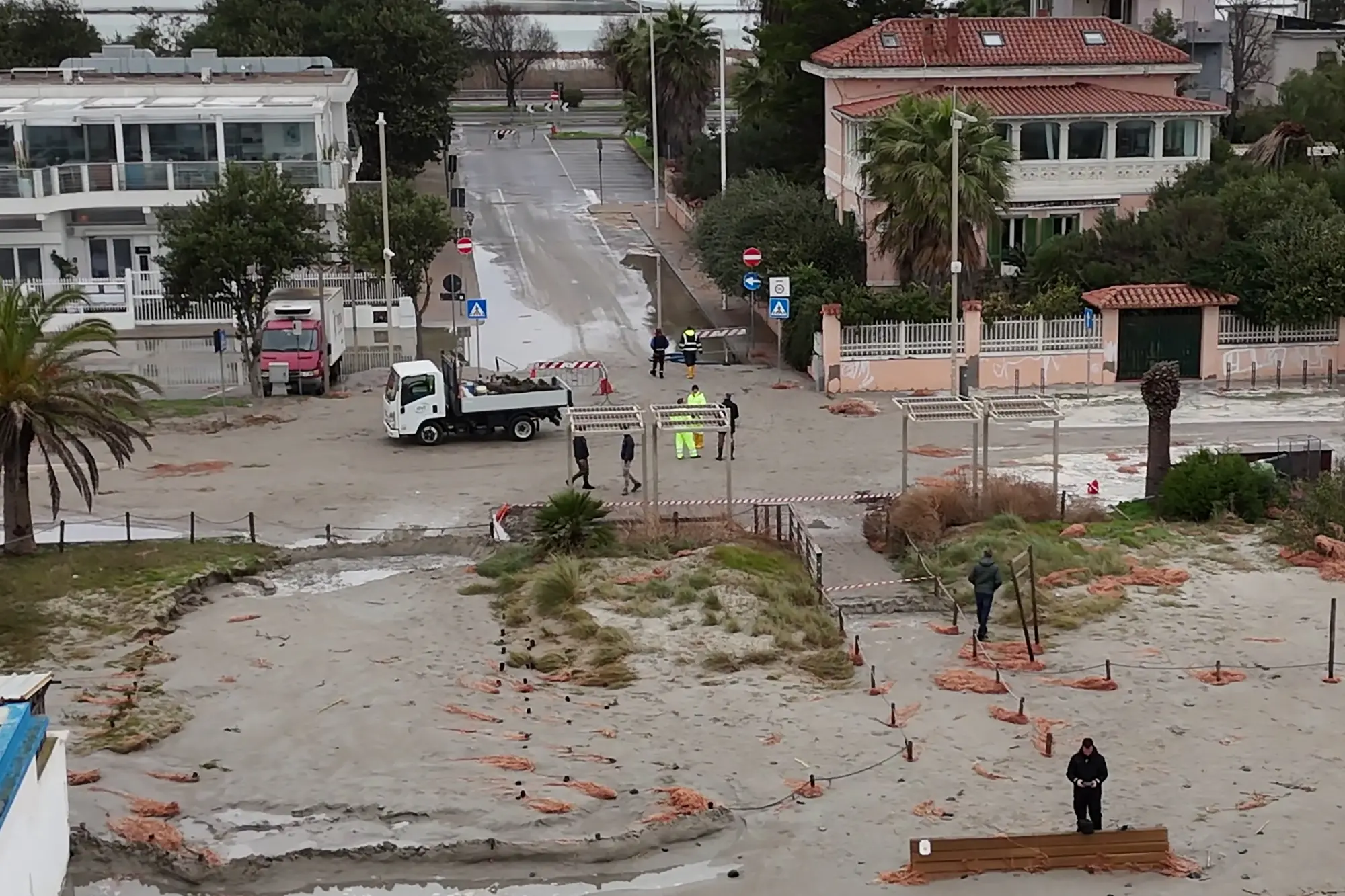 Il poetto dopo il ciclone Harry