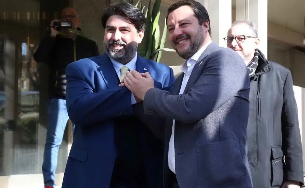 Salvini a Cagliari accolto dal presidente Solinas (Ansa)