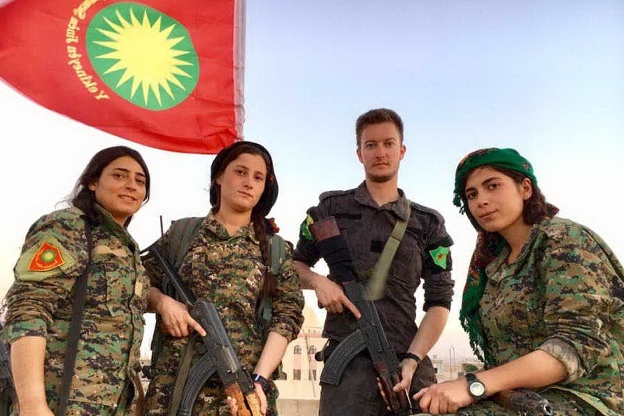 Claudio, giornalista combattente a fianco dei curdi contro l'Isis: &quot;Ipocrita perseguire Caria&quot;
