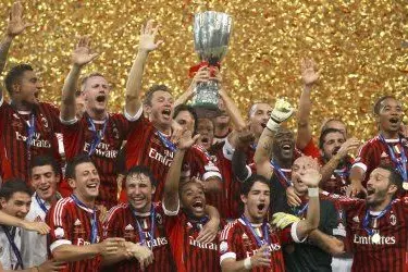 Il Milan festeggia la sua quinta Supercoppa italiana