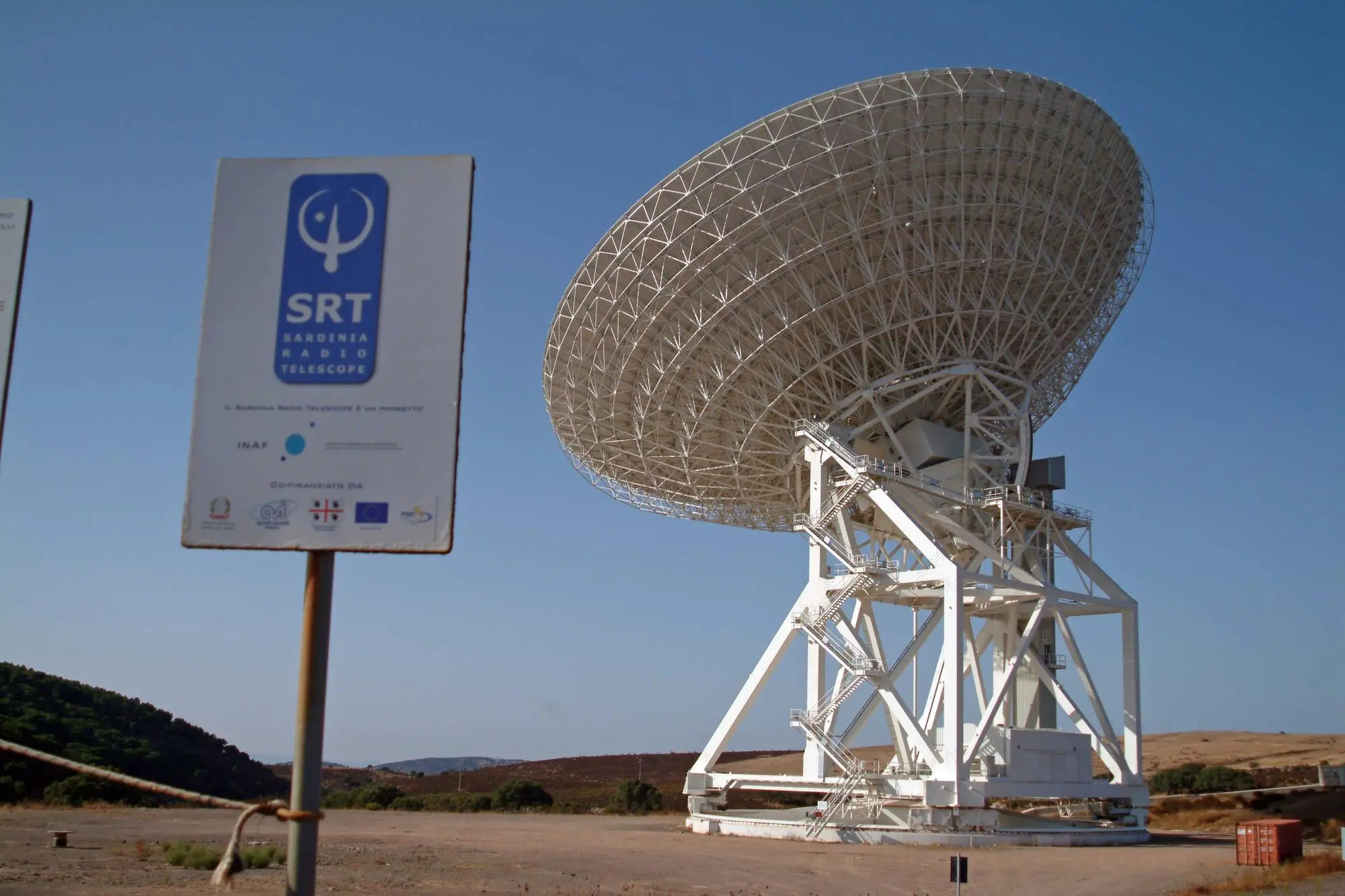Un’immagine del Sardinia Radio Telescope a San Basilio