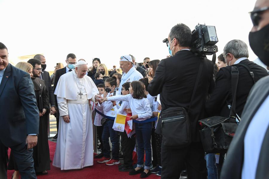Papa Francesco a Cipro (foto Ansa)