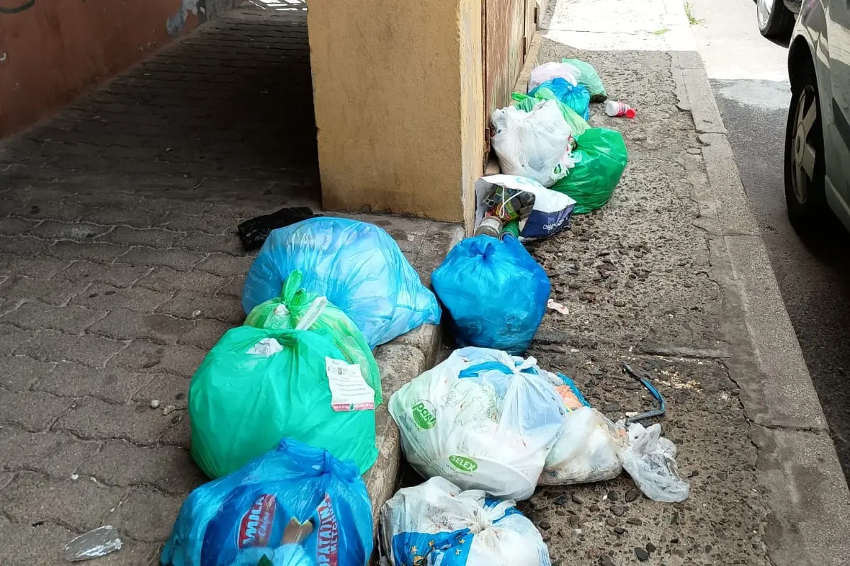 Rifiuti a Selargius (Foto Lai)