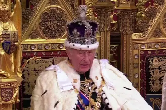 Carlo III: "Mondo sempre più pericoloso e instabile, minaccia per Gb"