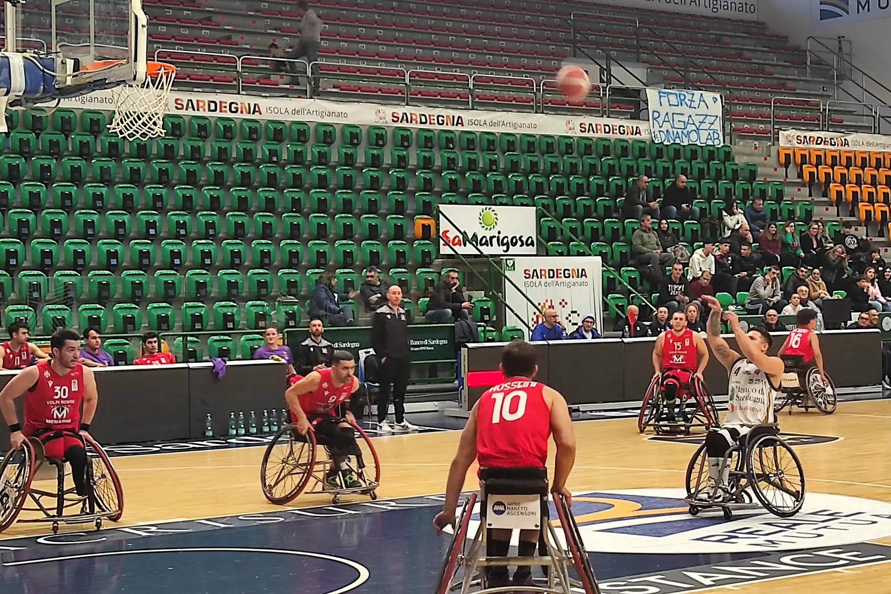 Alberto Esteche al tiro libero (foto G. Marras)