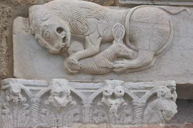 Particolare di una decorazione il stile romanico