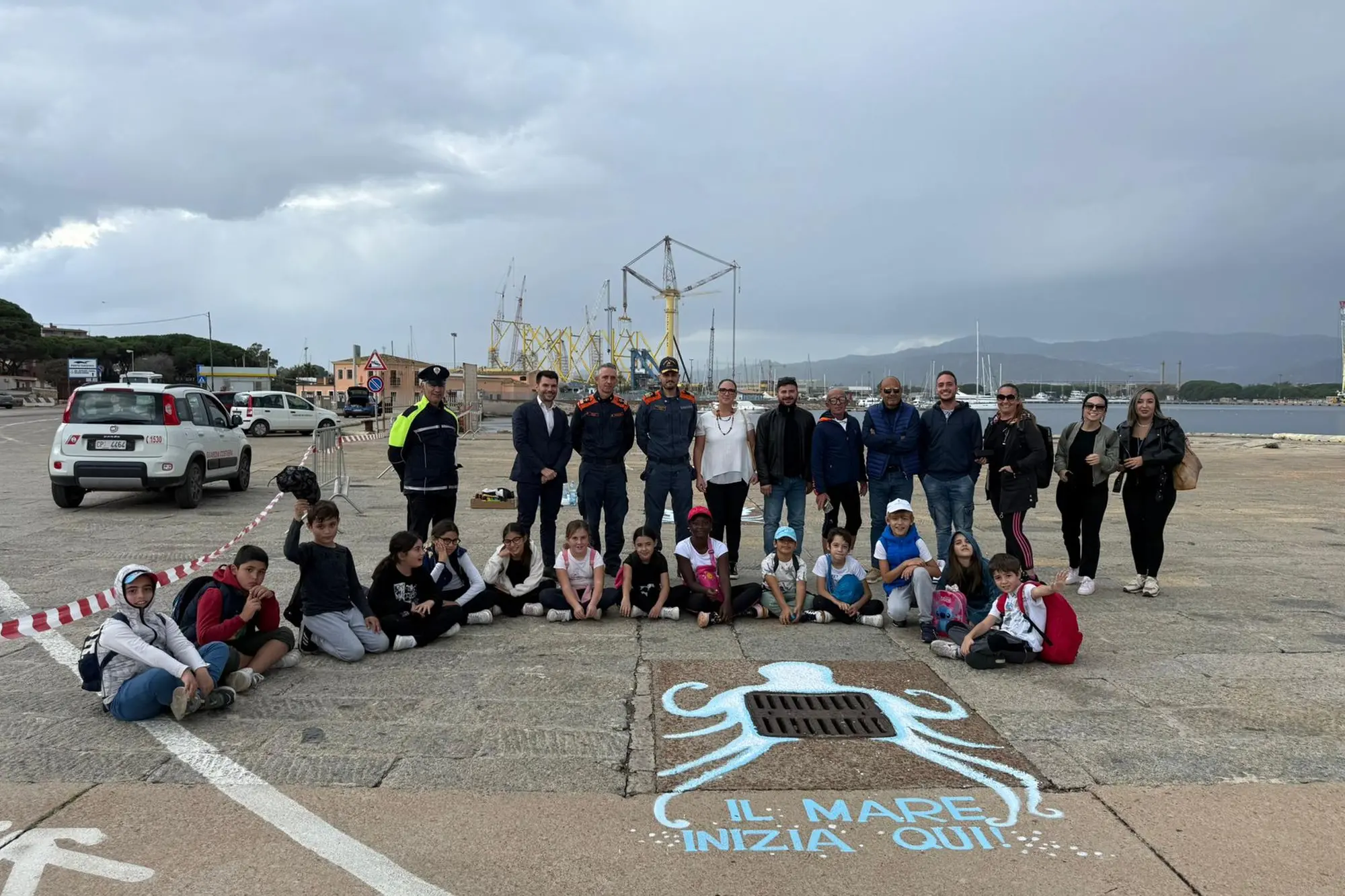 Il gruppo di lavoro al porto di Arbatax (foto concessa)