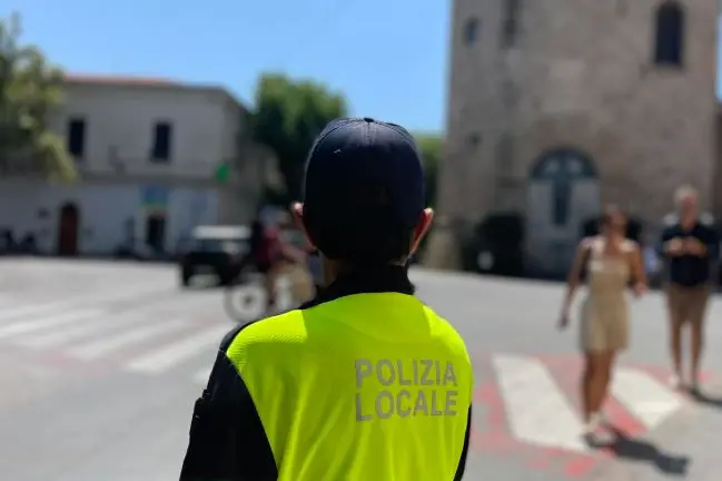 La Polizia locale ad Alghero (foto concessa)