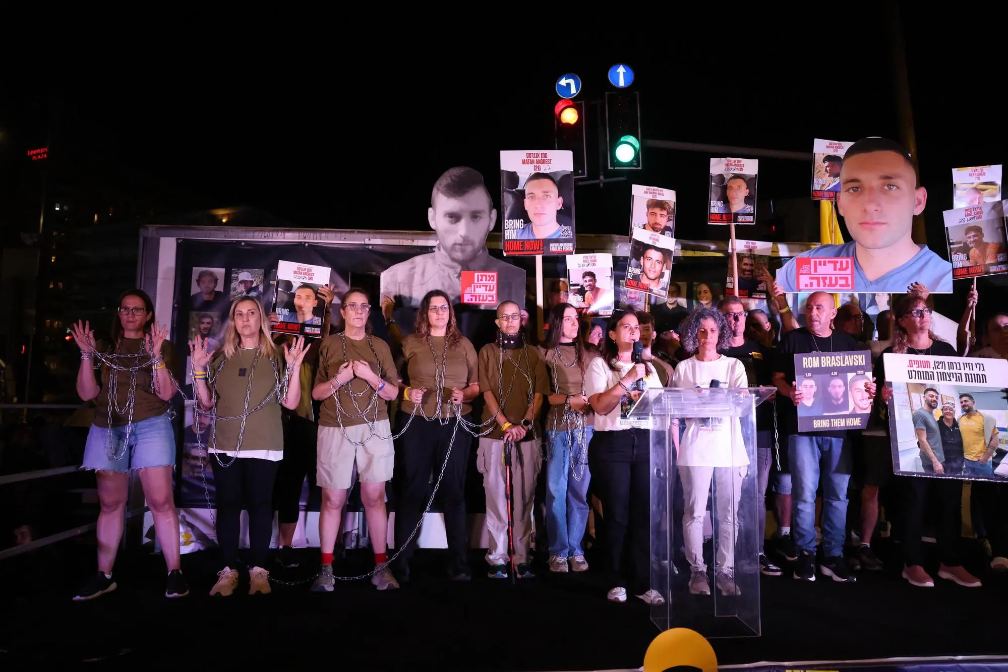 Gerusalemme, manifestazione per il rilascio degli ostaggi (Ansa)
