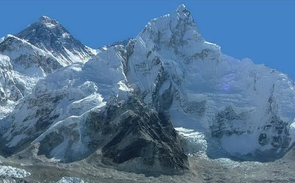 L'austriaco e l'altoatesino raggiungono la vetta dell'Everest senza le bombole d'ossigeno