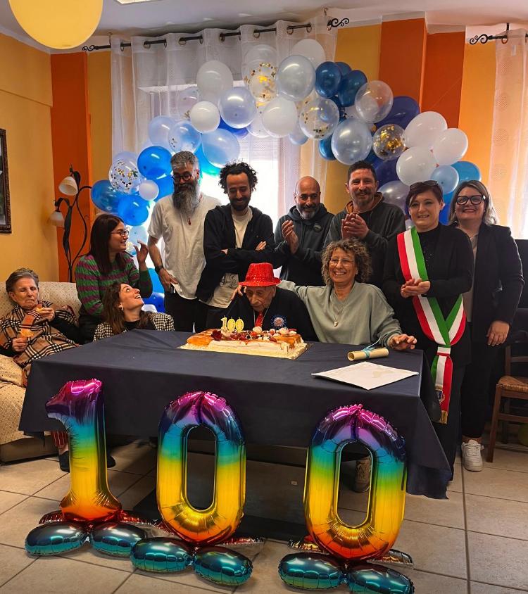 Porto Torres, il carabiniere in congedo Michele Rosas compie 100 anni