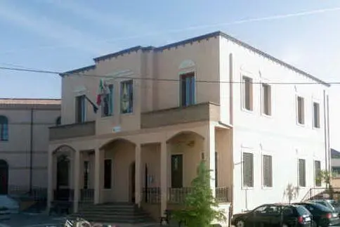 Il municipio di Marrubiu (L'Unione Sarda - foto Pintori)