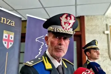 Cagliari, cambio al comando regionale della Guardia di Finanza: «Prevenire innanzitutto»