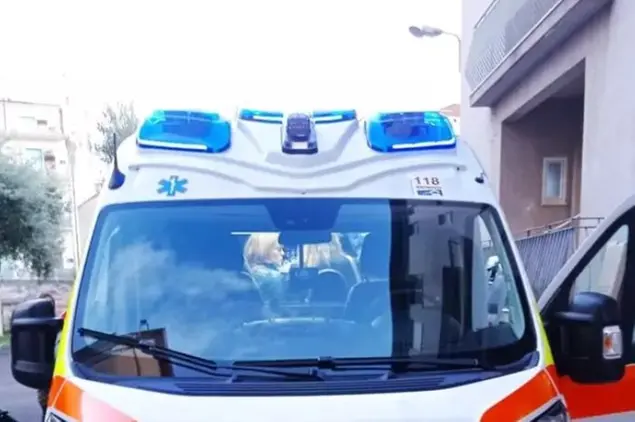 Un'ambulanza (Ansa)