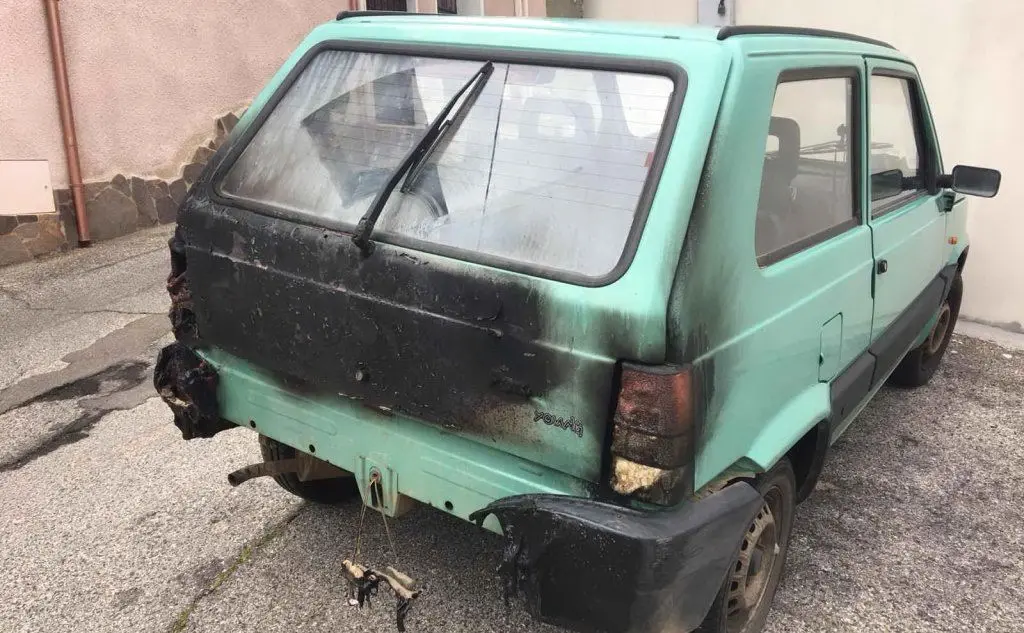 Villacidro, a fuoco quattro auto in poche ore