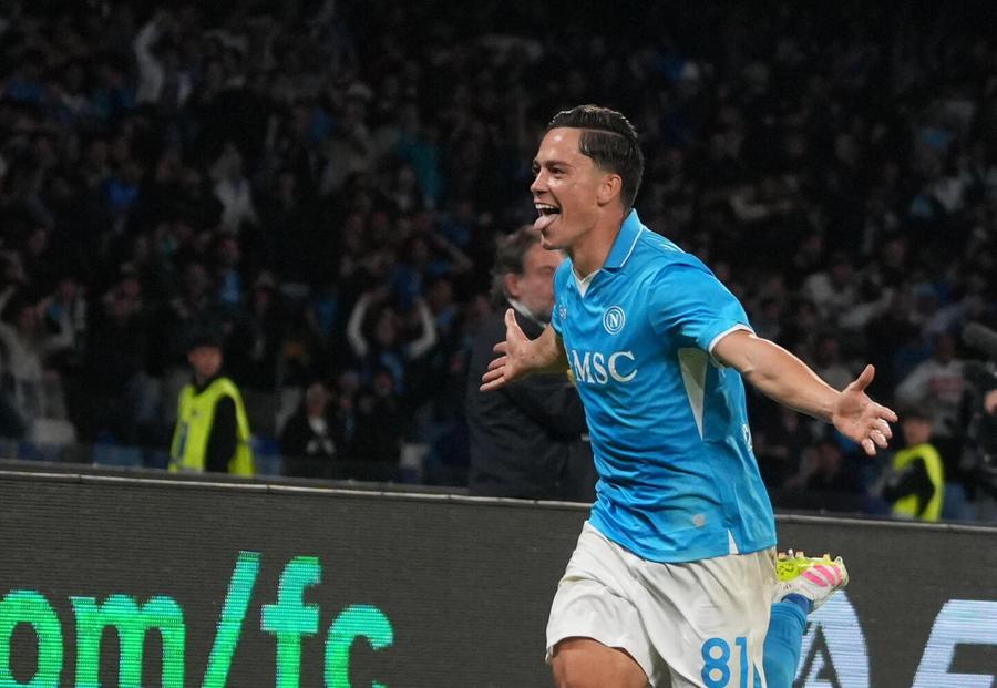 Chi lascerà il Napoli tra Simeone e Raspadori?