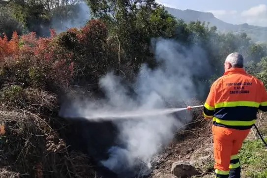 L'intervento del personale Cvsm a Castelsardo (foto concessa)
