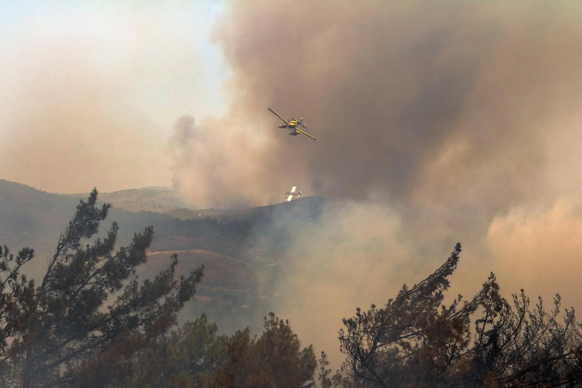 Flames in Rhodes (Ansa)